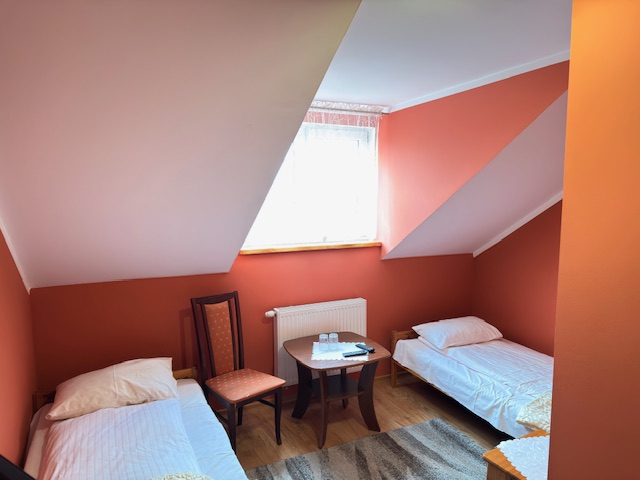 Motelik Za Grosik — pokoje i restauracja Wałcz